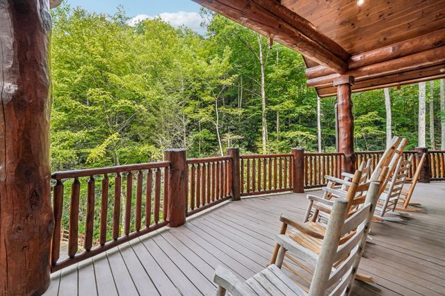 641 Pinnacle Vista Rd, Gatlinburg, TN 37738