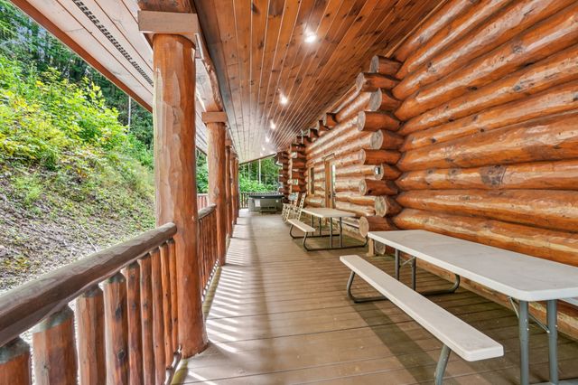 641 Pinnacle Vista Rd, Gatlinburg, TN 37738