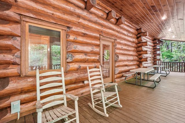 641 Pinnacle Vista Rd, Gatlinburg, TN 37738