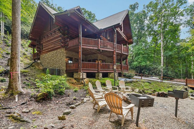 641 Pinnacle Vista Rd, Gatlinburg, TN 37738