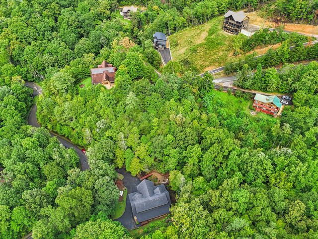 641 Pinnacle Vista Rd, Gatlinburg, TN 37738
