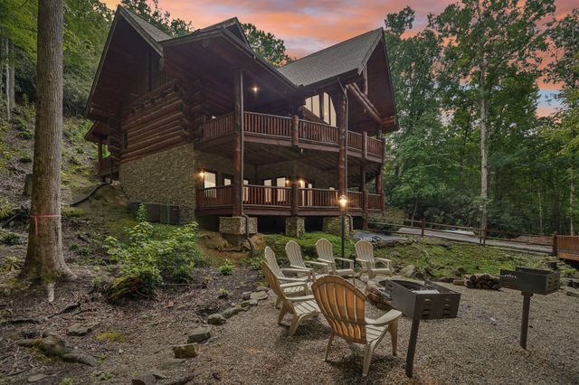 641 Pinnacle Vista Rd, Gatlinburg, TN 37738