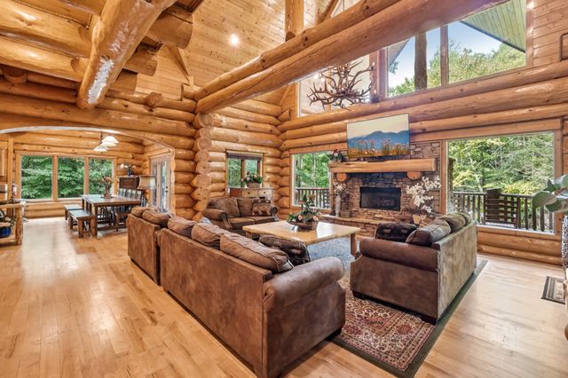 641 Pinnacle Vista Rd, Gatlinburg, TN 37738