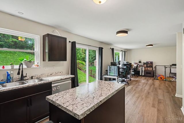 3605 Hader, Cincinnati, OH 45211