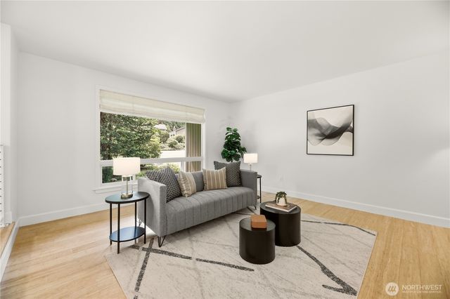 10310 117th Place NE, Kirkland, WA 98033