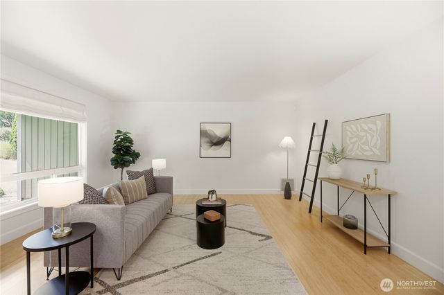 10310 117th Place NE, Kirkland, WA 98033