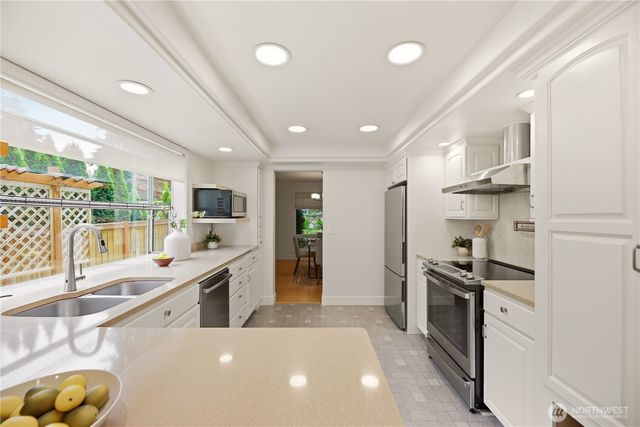 10310 117th Place NE, Kirkland, WA 98033