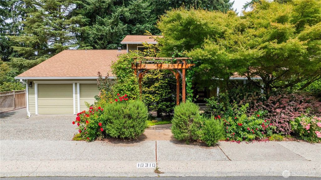 10310 117th Place NE, Kirkland, WA 98033