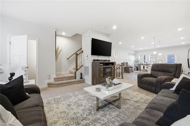 177 Spring Grove WAY, Smithfield, VA 23430