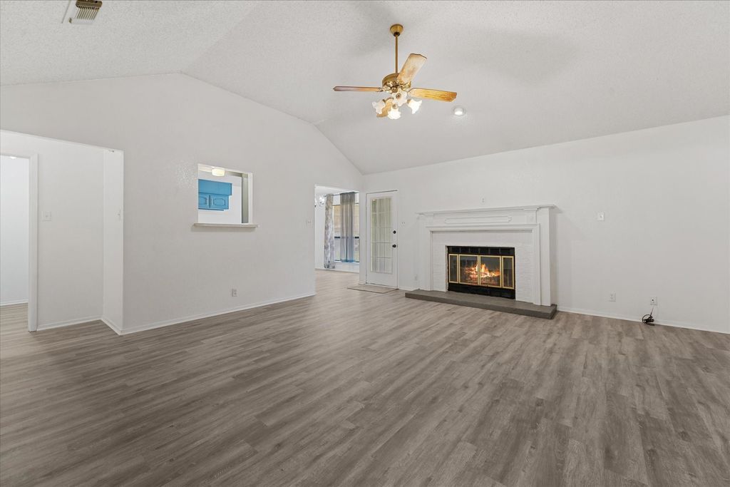 1105 Lakeview Drive, Azle, TX 76020 — photo 5