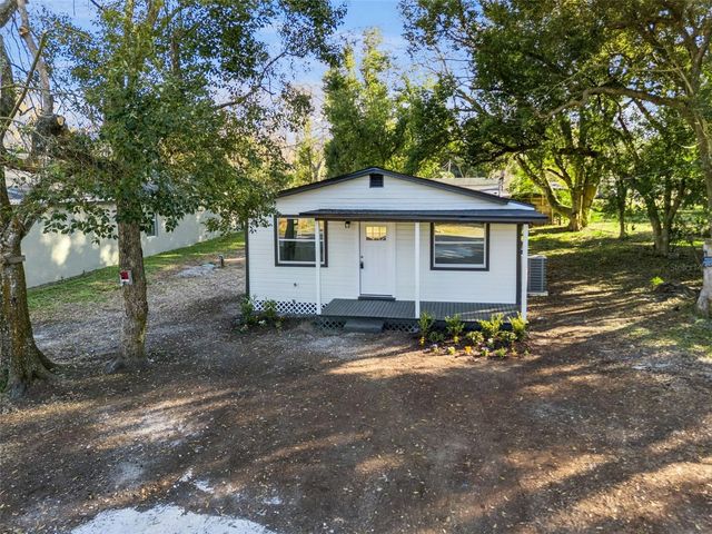 2204 SUANEE AVENUE, Eustis, FL 32726