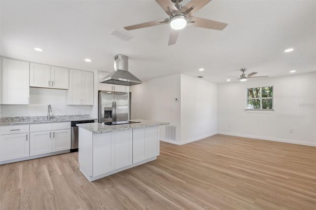 2204 SUANEE AVENUE, Eustis, FL 32726