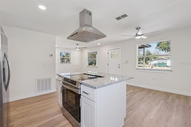 2204 SUANEE AVENUE, Eustis, FL 32726