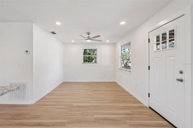 2204 SUANEE AVENUE, Eustis, FL 32726