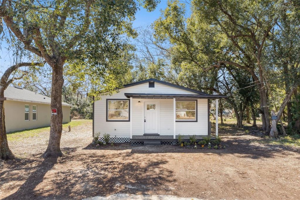 2204 SUANEE AVENUE, Eustis, FL 32726