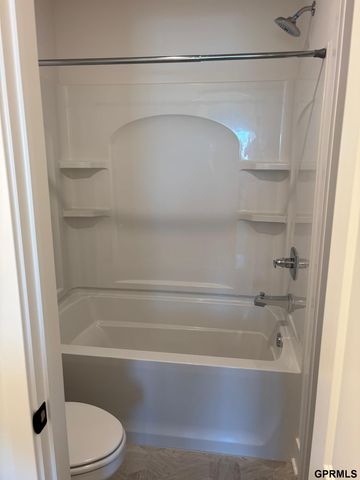 5412 N 190 Avenue, Elkhorn, NE 68022