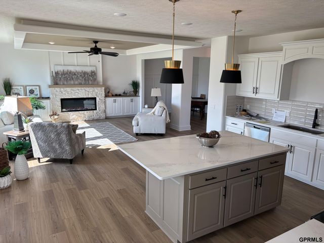 5412 N 190 Avenue, Elkhorn, NE 68022