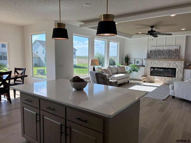 5412 N 190 Avenue, Elkhorn, NE 68022