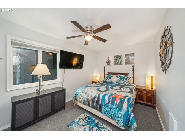 105 S 6TH Ave, Rockaway Beach, OR 97136