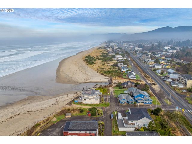 105 S 6TH Ave, Rockaway Beach, OR 97136
