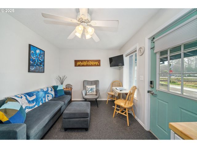 105 S 6TH Ave, Rockaway Beach, OR 97136