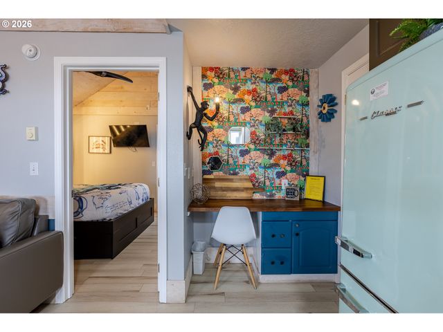 105 S 6TH Ave, Rockaway Beach, OR 97136