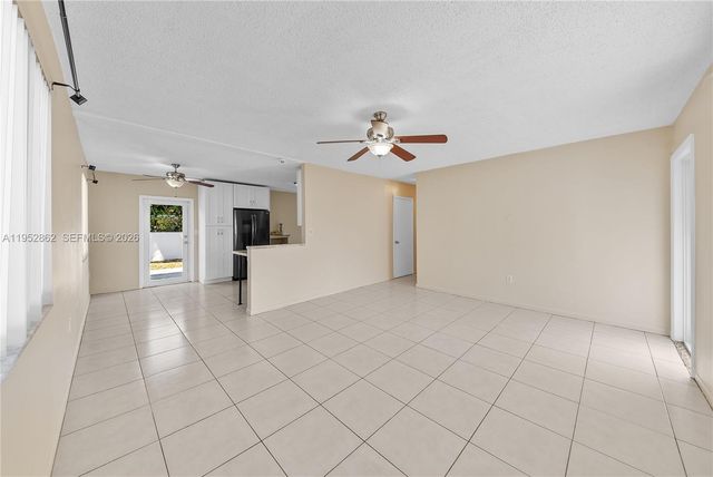 10525 SW 77 Ct 10525, Pinecrest, FL 33156