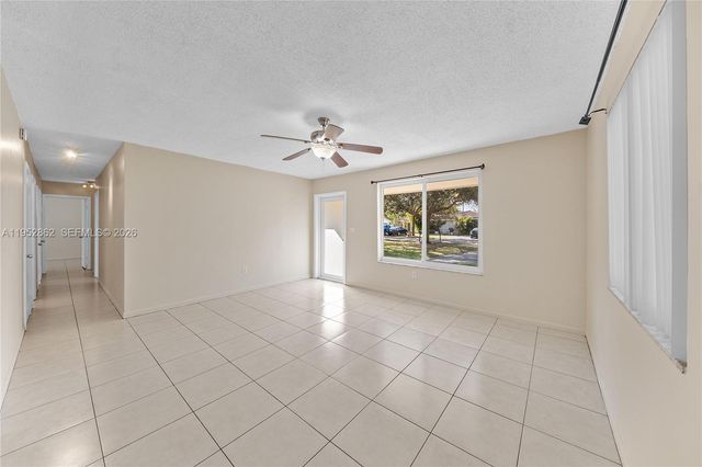 10525 SW 77 Ct 10525, Pinecrest, FL 33156