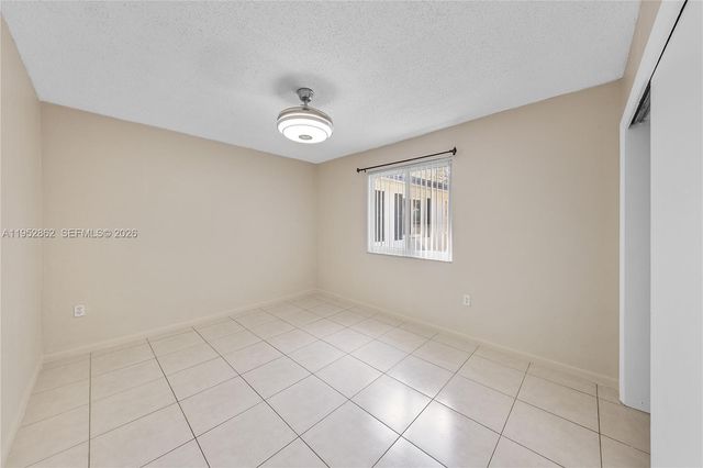 10525 SW 77 Ct 10525, Pinecrest, FL 33156