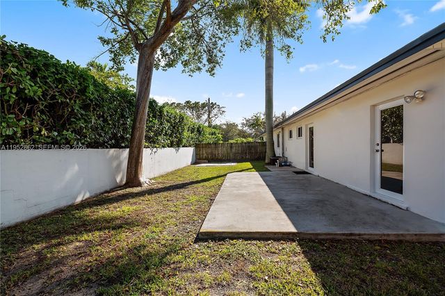 10525 SW 77 Ct 10525, Pinecrest, FL 33156