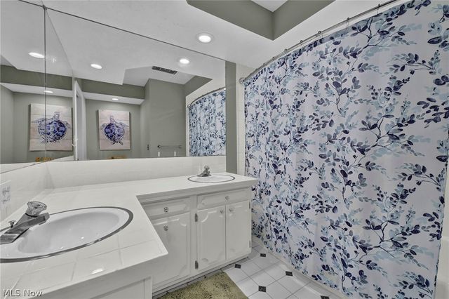 169 Brentview Drive, Grafton, OH 44044