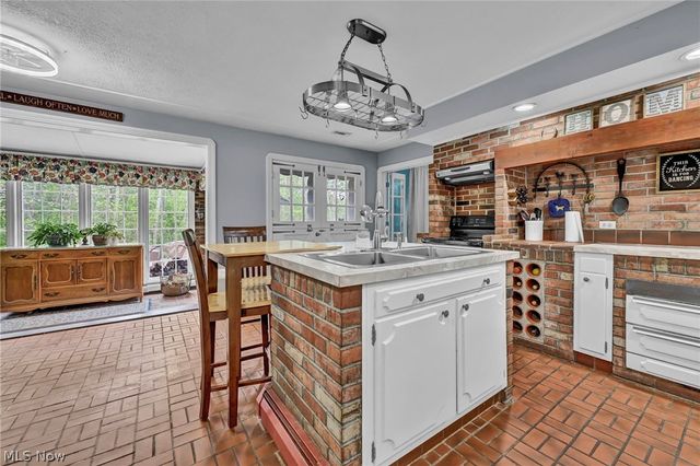 169 Brentview Drive, Grafton, OH 44044