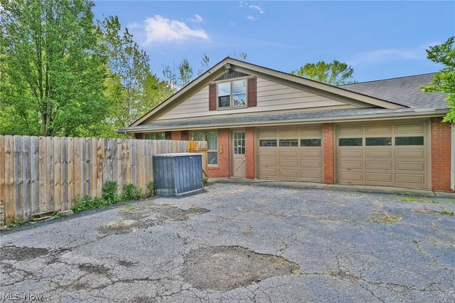 169 Brentview Drive, Grafton, OH 44044