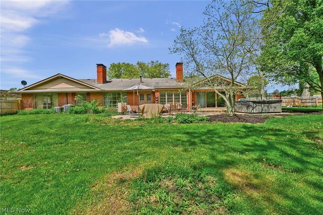 169 Brentview Drive, Grafton, OH 44044