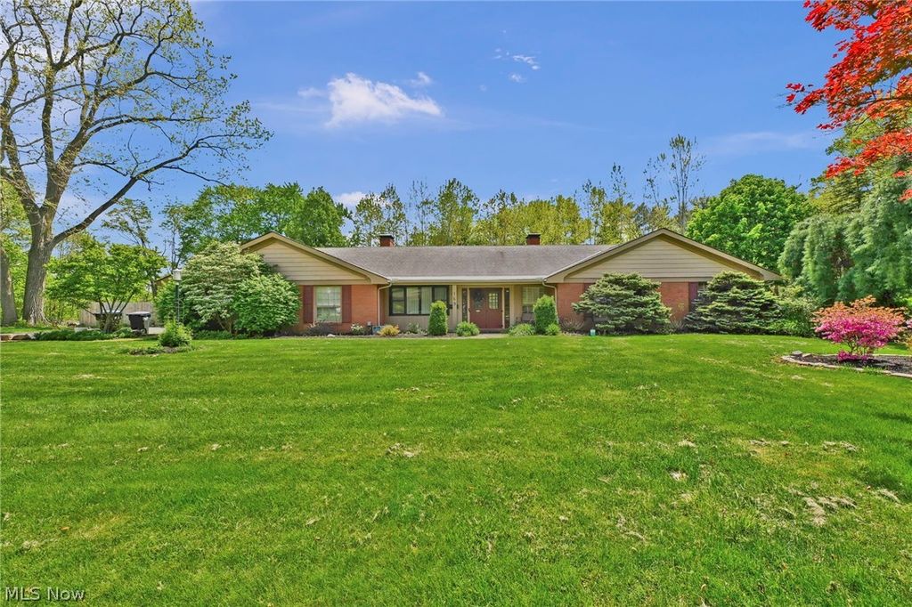 169 Brentview Drive, Grafton, OH 44044