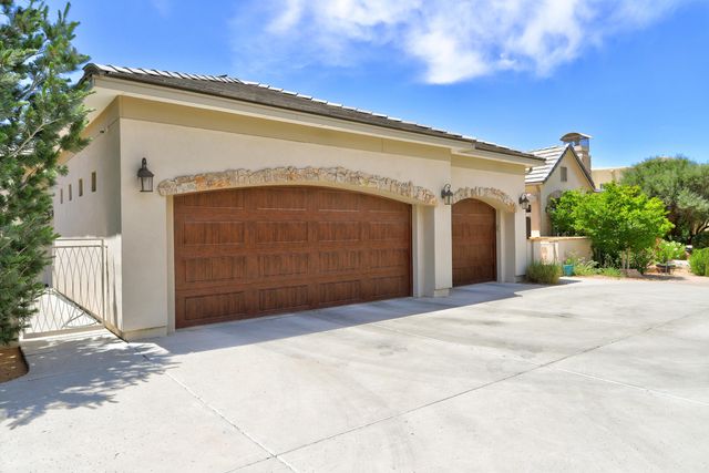 7700 Merissa Lane NE, Albuquerque, NM 87122
