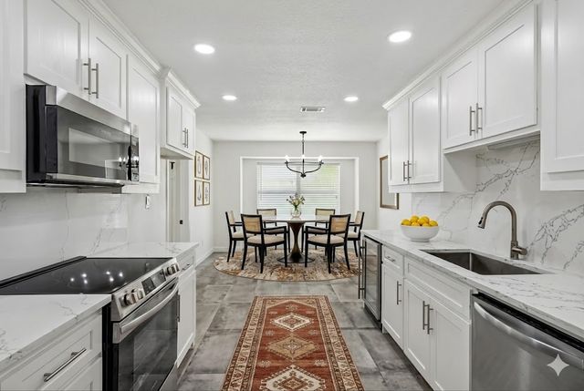 4113 Ridglea Country Club Drive, Fort Worth, TX 76126