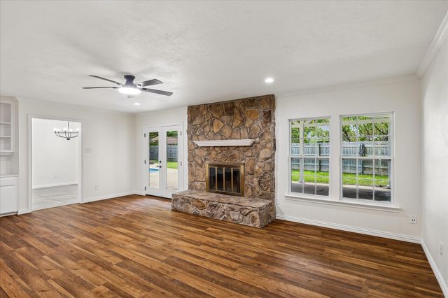 4113 Ridglea Country Club Drive, Fort Worth, TX 76126