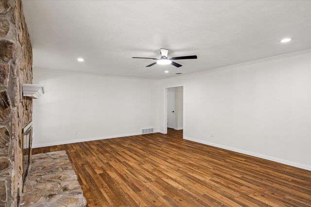 4113 Ridglea Country Club Drive, Fort Worth, TX 76126