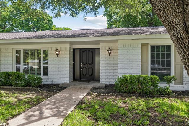 4113 Ridglea Country Club Drive, Fort Worth, TX 76126