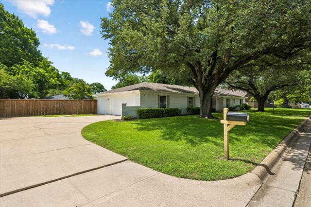 4113 Ridglea Country Club Drive, Fort Worth, TX 76126