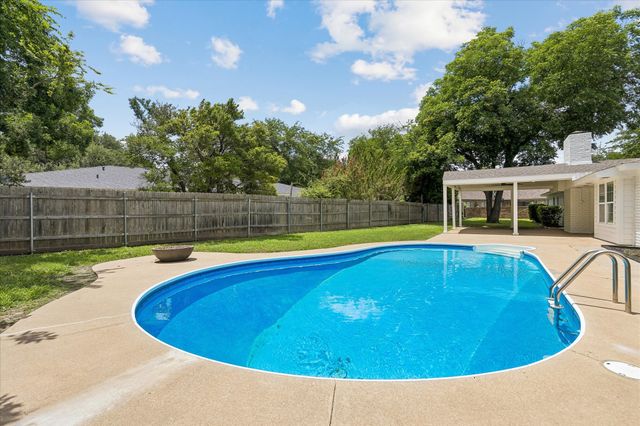 4113 Ridglea Country Club Drive, Fort Worth, TX 76126