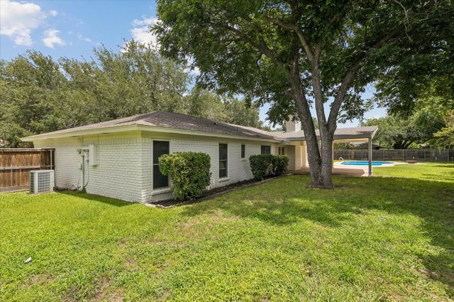 4113 Ridglea Country Club Drive, Fort Worth, TX 76126