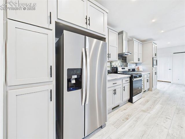 893 S Greenway Avenue, Pueblo, CO 81007