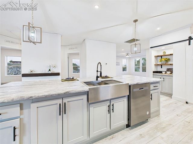 893 S Greenway Avenue, Pueblo, CO 81007