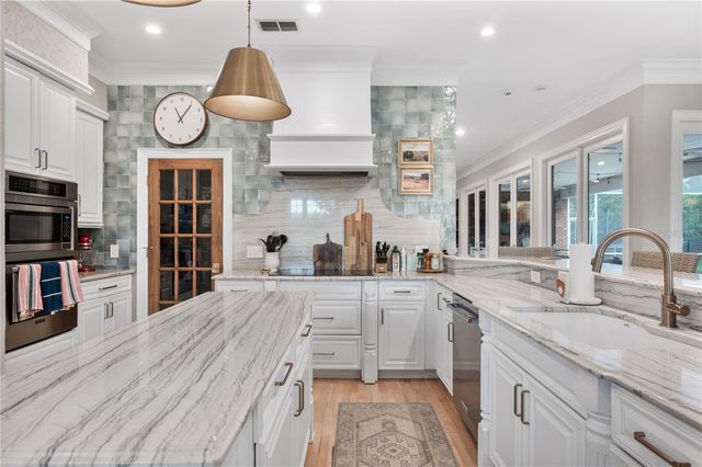 5120 LAKE IN THE WOODS BOULEVARD, Lakeland, FL 33813