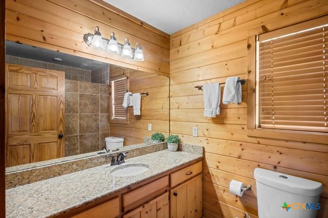 360 Bluebonnet, Concan, TX 78801