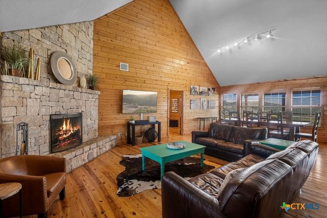 360 Bluebonnet, Concan, TX 78801