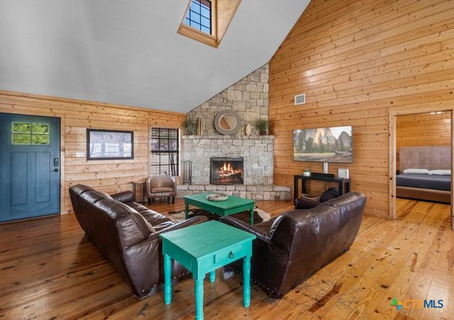 360 Bluebonnet, Concan, TX 78801