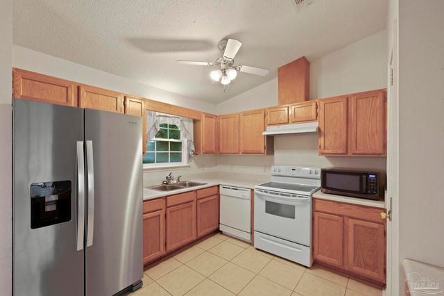 5362 Barbarosa Rd, Gulf Breeze, FL 32563